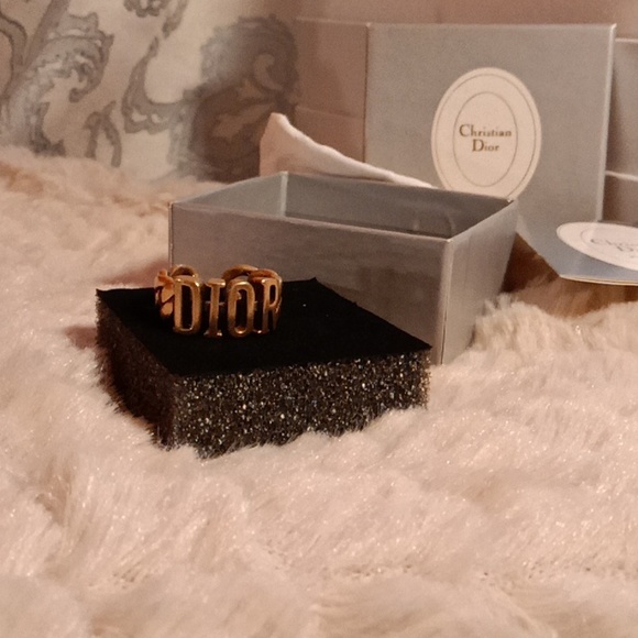 NWT ring - Picture 5 of 6